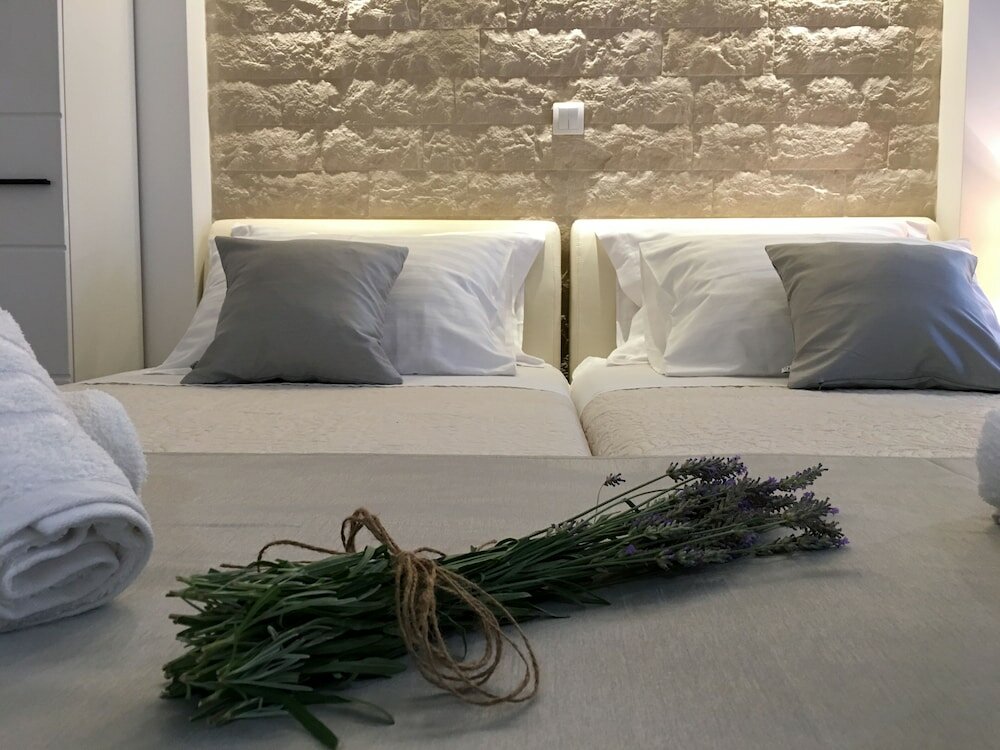 Фото Central Split Apartments and Rooms Paese