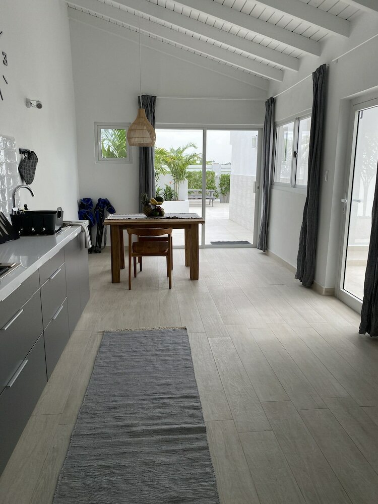 Фото Movida Inn Aruba