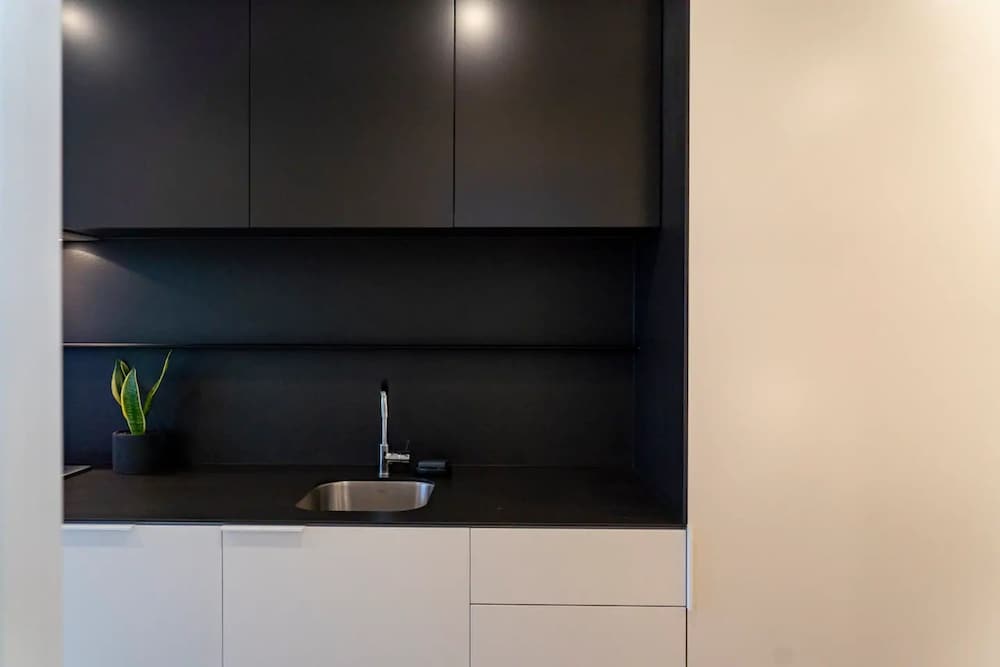 Фото Modern 1 Bedroom Apartment South Yarra