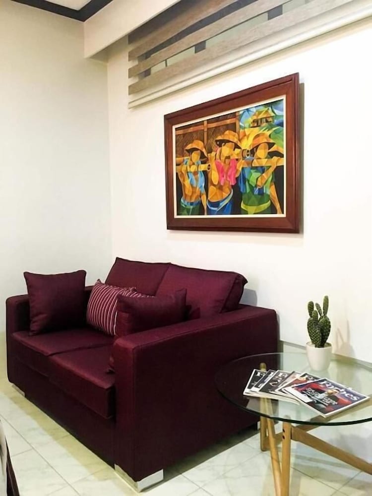 Фото The Royale House Travel Inn and Dormitel