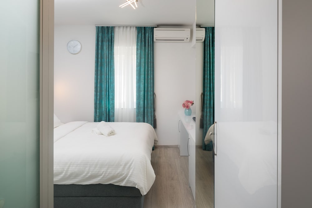 Фото Luxury Studios & Rooms Seven