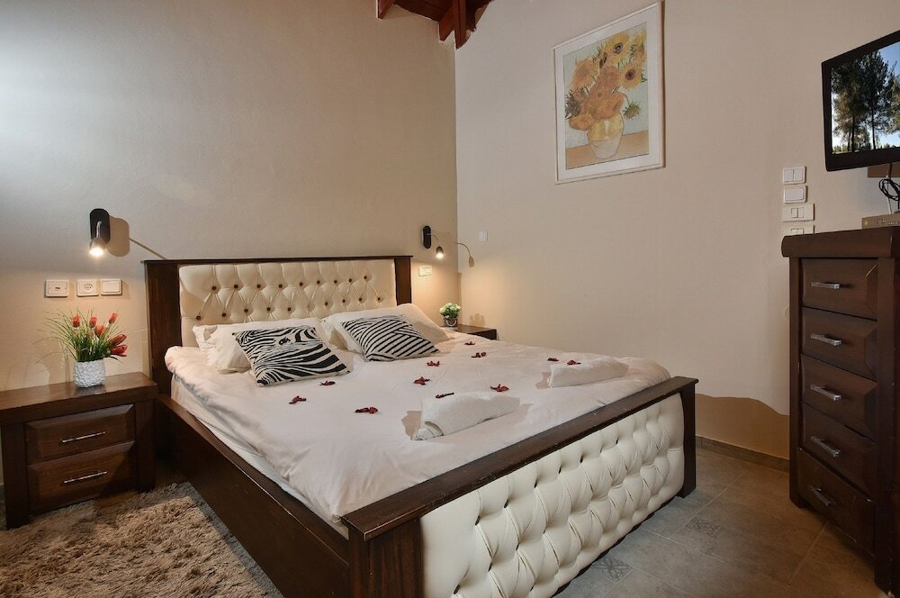 Фото Azulat Even Hen