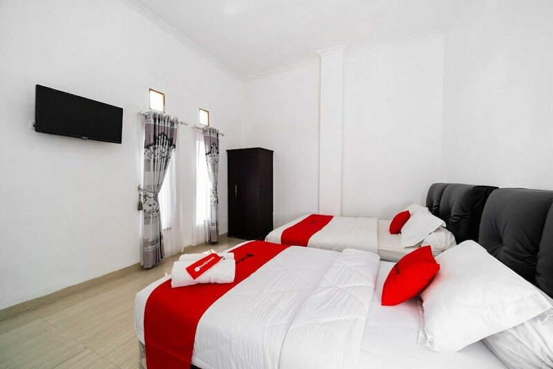 Гостиница RedDoorz near Makassar Town Square 2