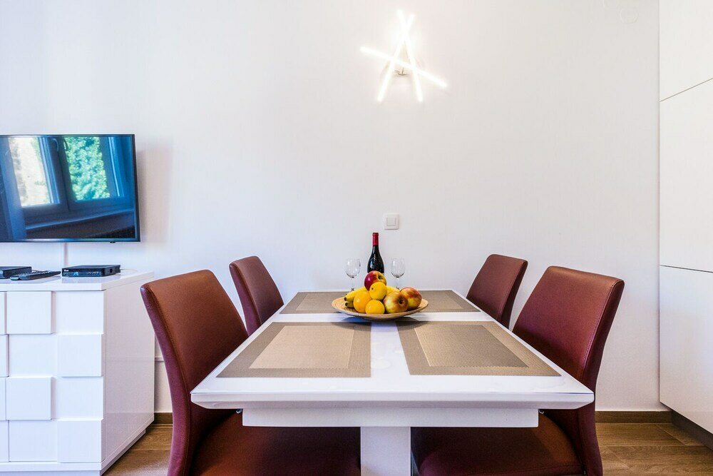 Фото Modern 2bdr Apartment in Old Town- Best Location