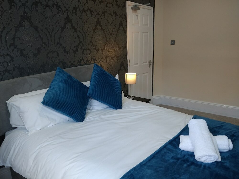 Фото Lyndhurst House