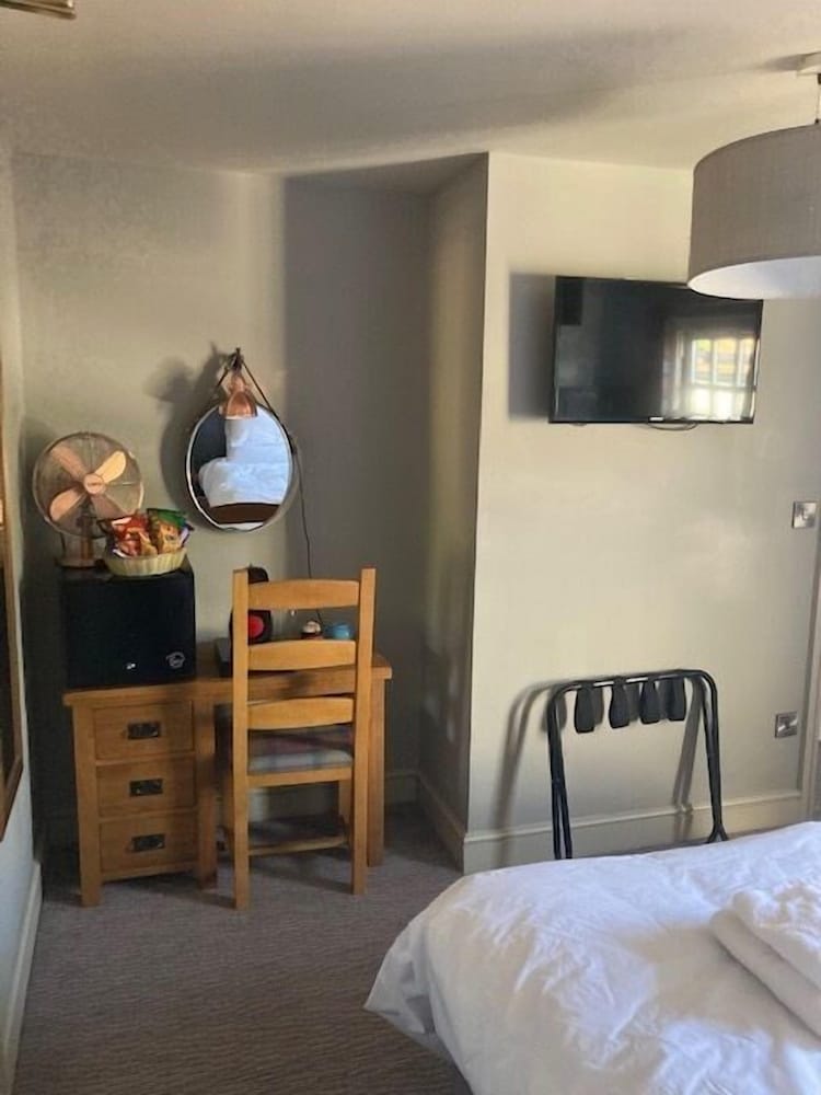 Фото Crown and Anchor