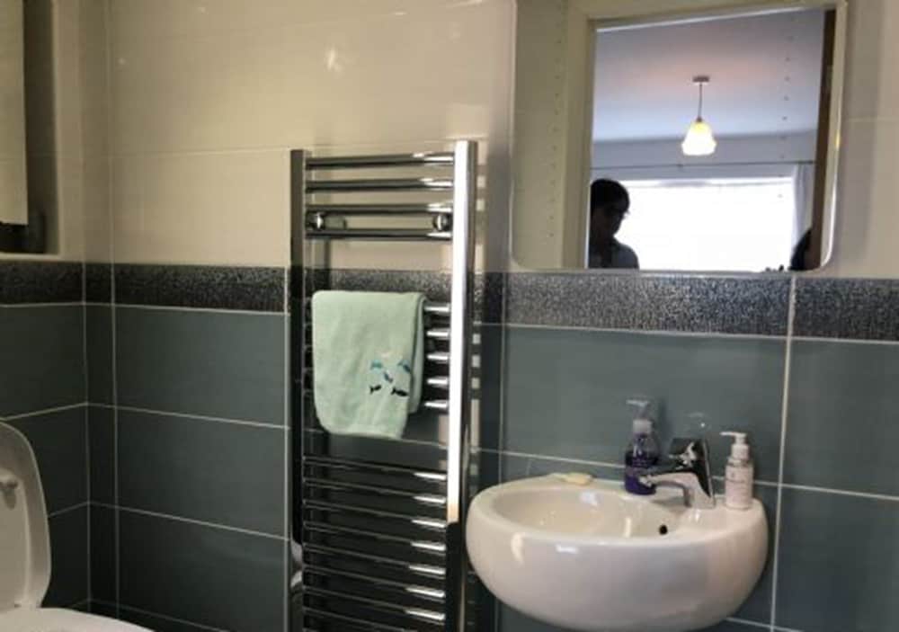 Фото Lakeside B&b