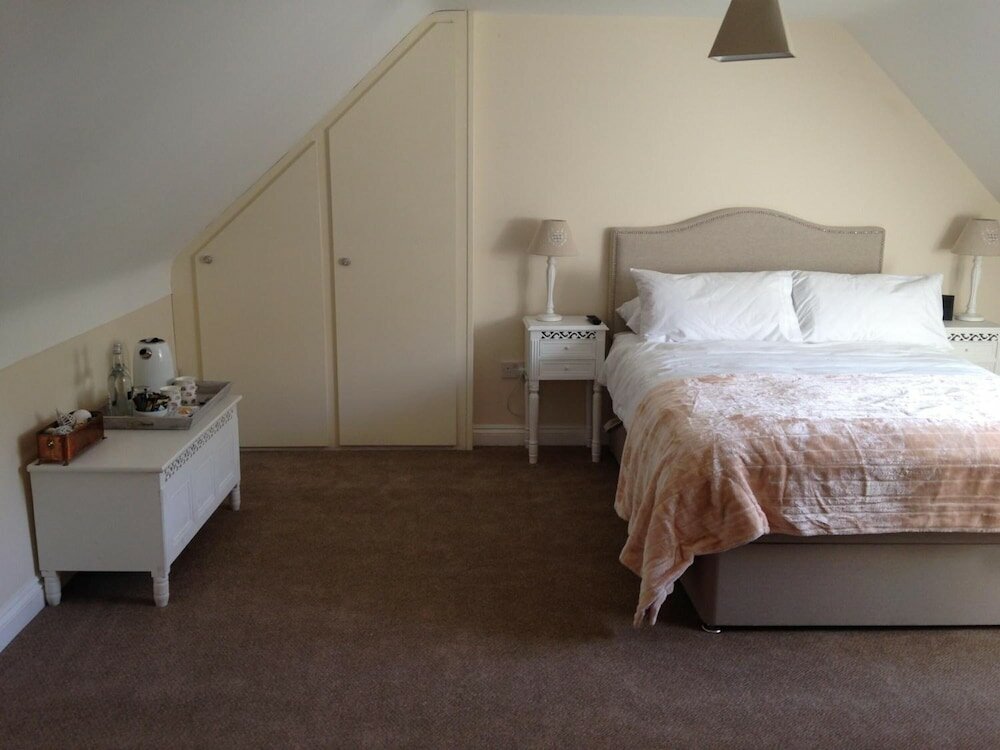 Фото Whitethorn Bed and Breakfast