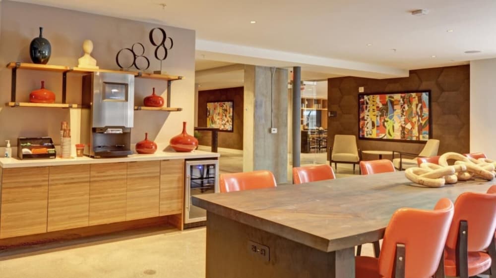 Фото Global Luxury Suites at The Wharf