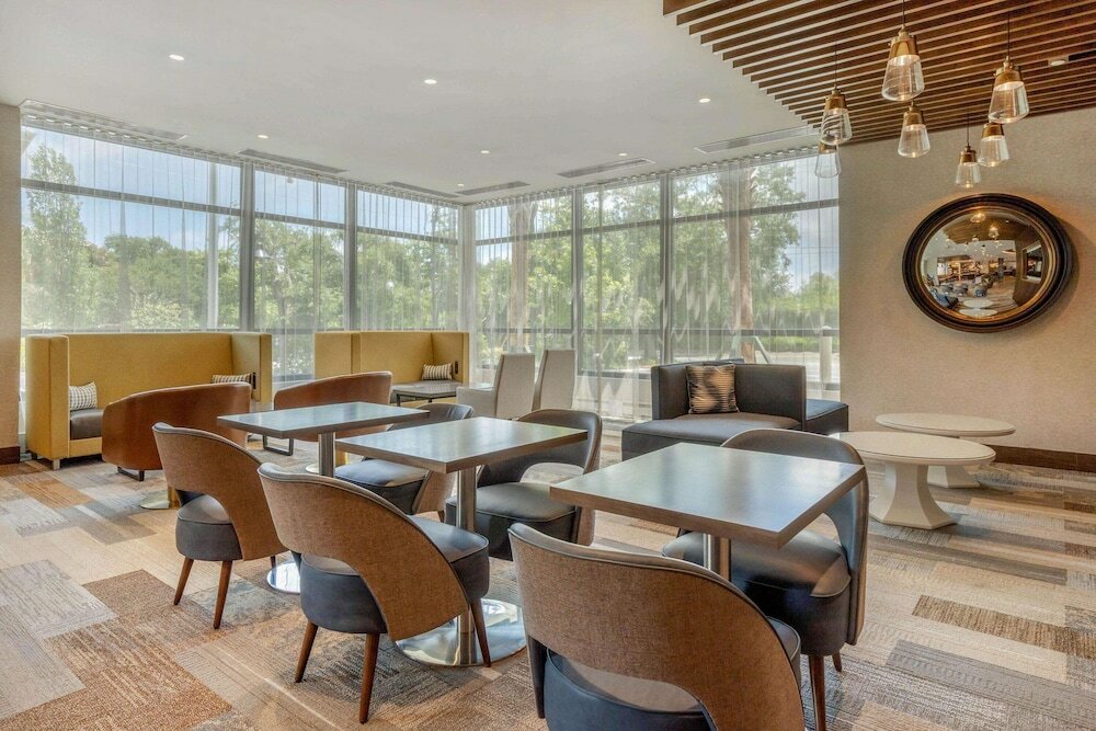 Фото Cambria Hotel Charleston Riverview