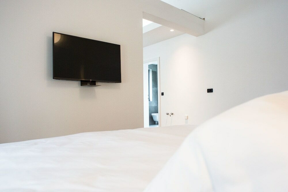 Фото Vault Hotel