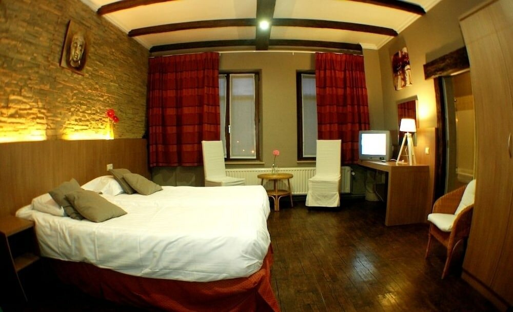 Фото Hôtel Le Relais