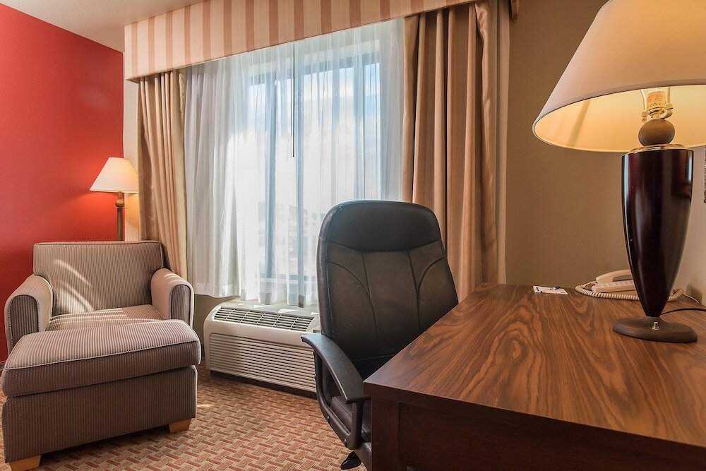 Фото Baymont Inn & Suites by Wyndham Sturgis