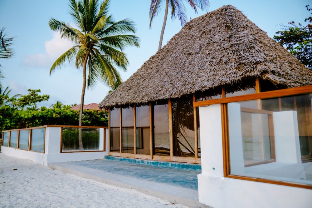 Фото Tiki Beach Club and Resort