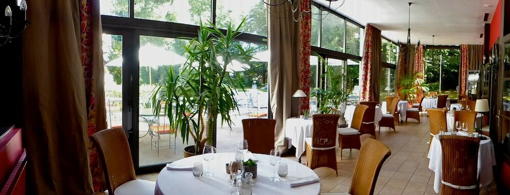 Фото Hostellerie Du Royal Lieu