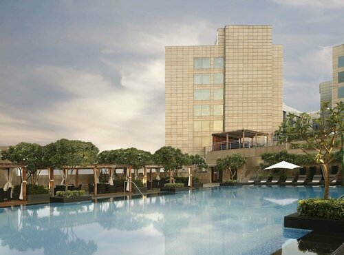 Гостиница The Leela Ambience Gurugram Hotel & Residences в Дели