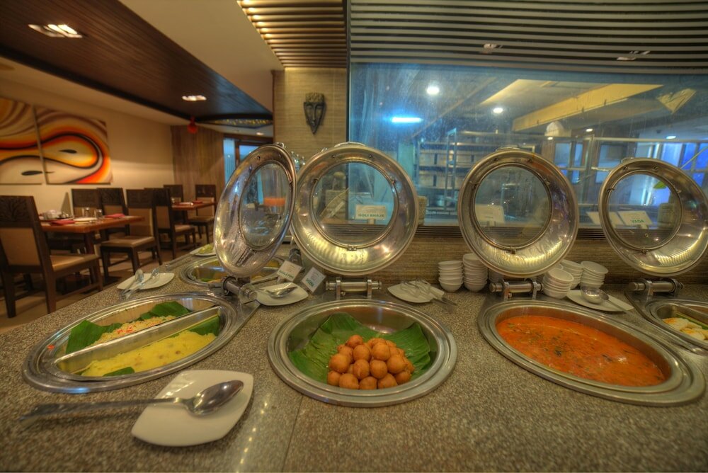 Фото Goldfinch Hotel Mangalore