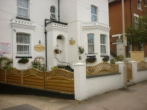 Гостиница Crown Lodge Guest House в Рединге