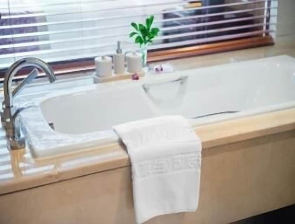 Фото Howard Johnson Conference Resort Chengdu