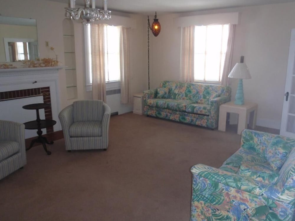 Фото Majestic Hotel & Apartments