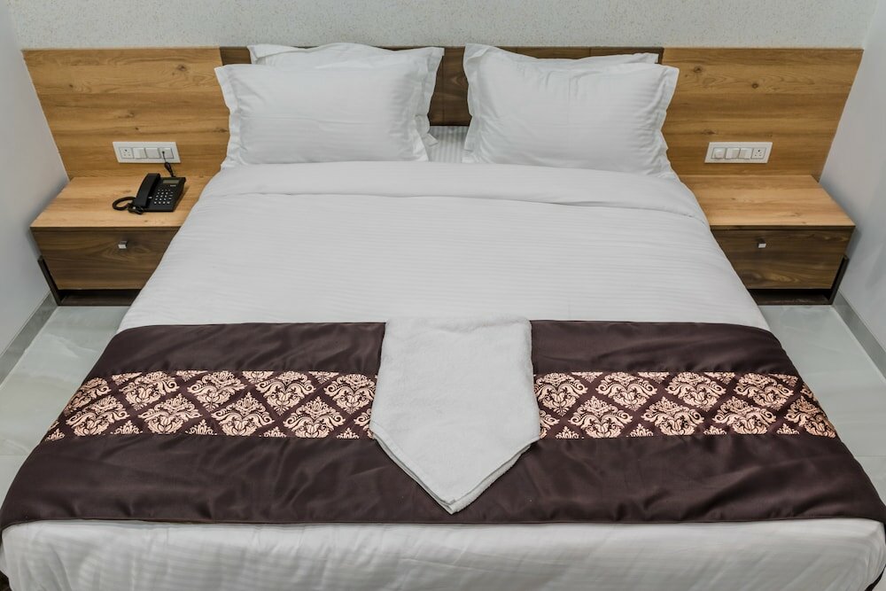 Фото Meridian hotel Banquets and Rooms