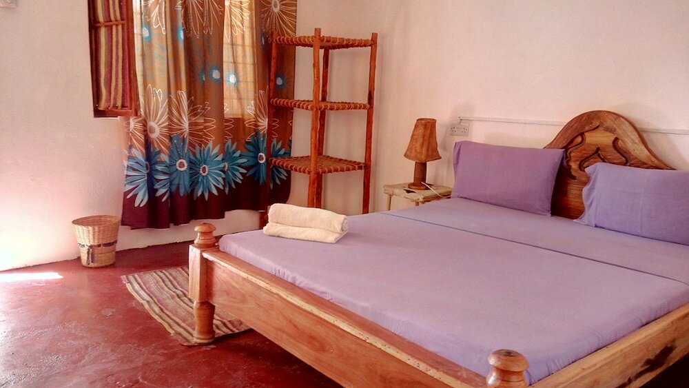 Фото Twisted Palms Lodge & Restaurant