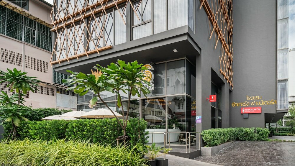 Фото Seekers Finders Rama IV Hotel, SureStay Collection by BW