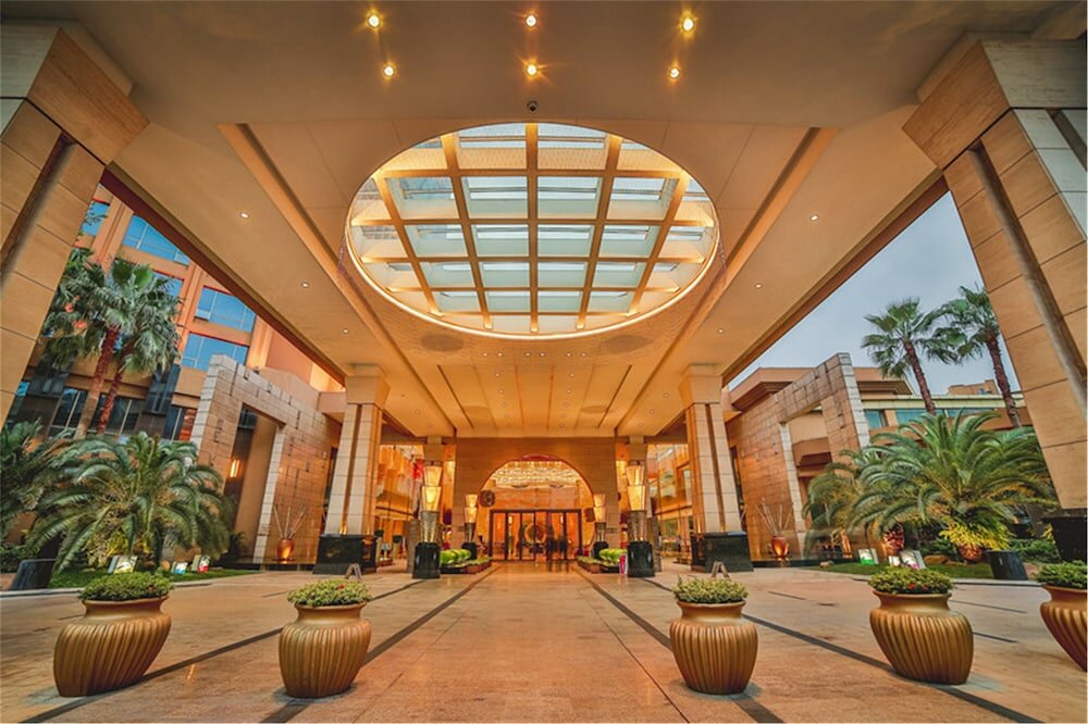 Фото Royal Garden Hotel