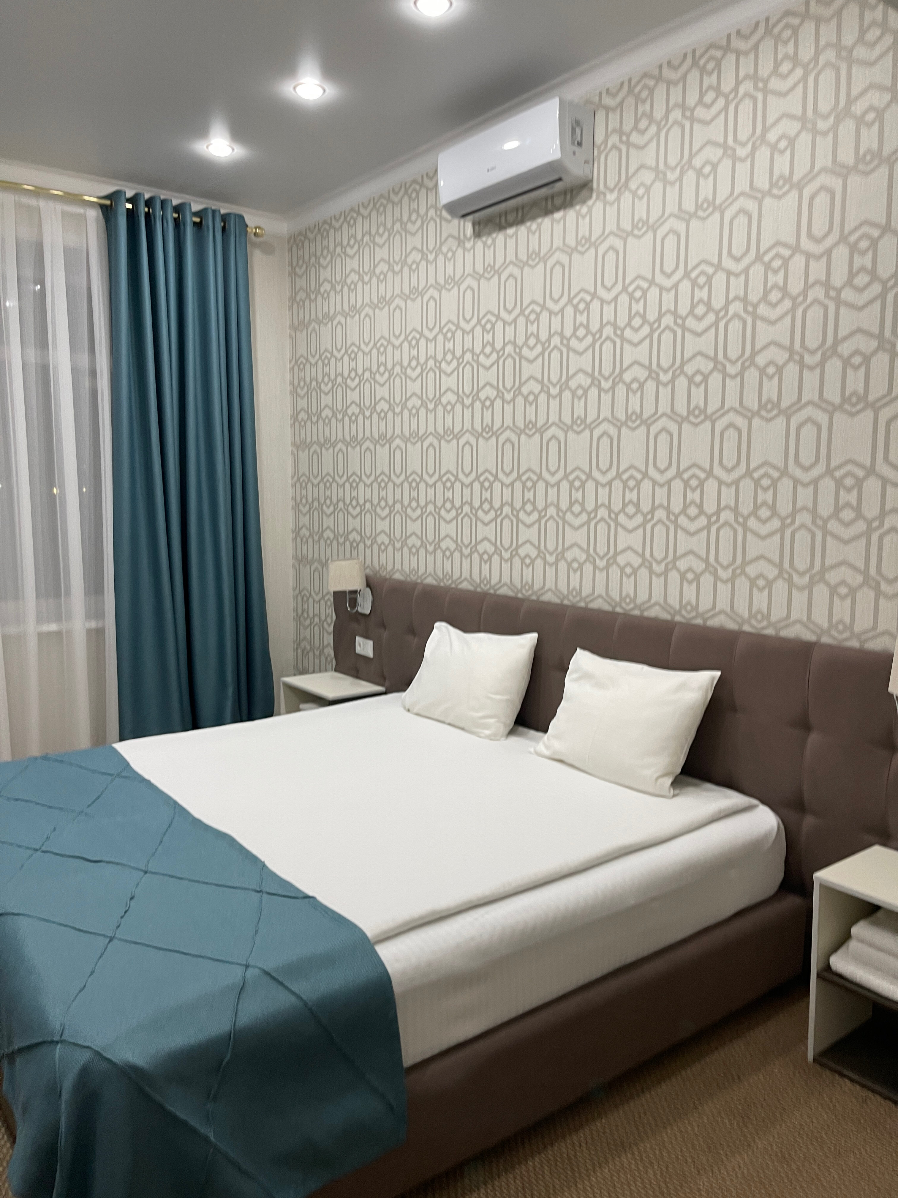 Фото отеля 2