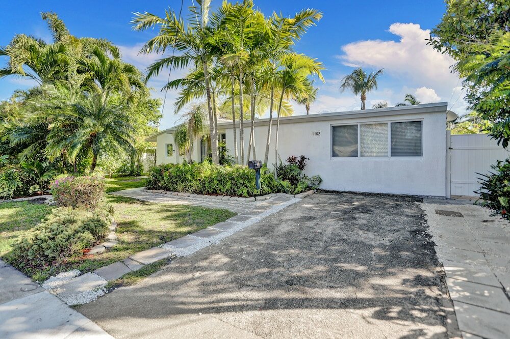 Фото Private Heated Pool 3br with Water View