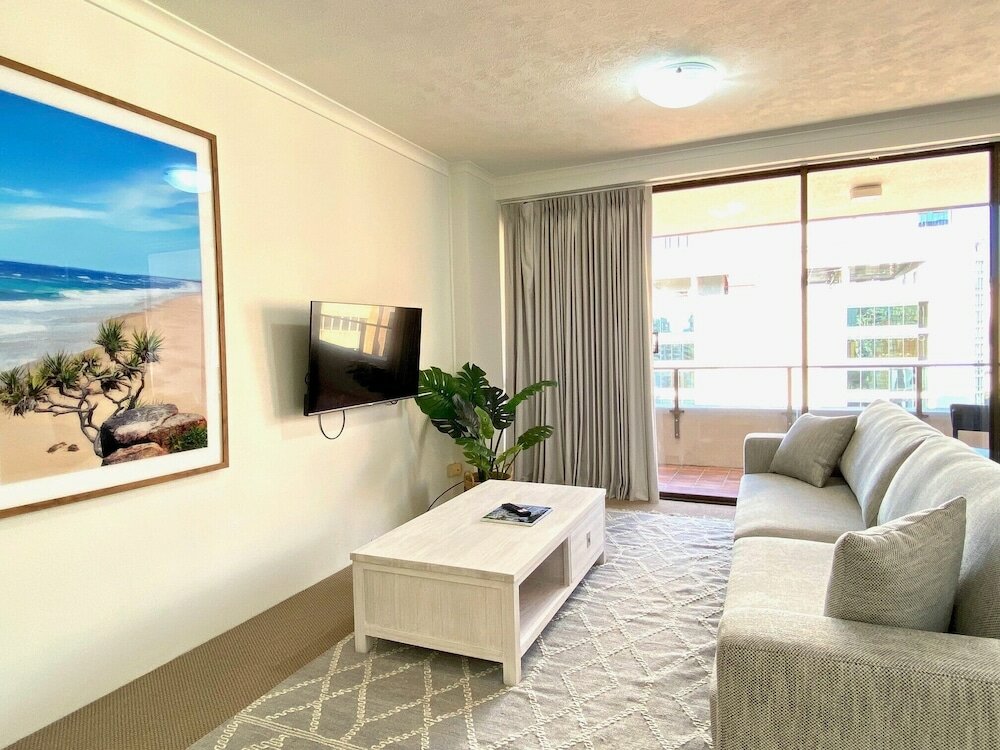 Фото The Astor Apartments