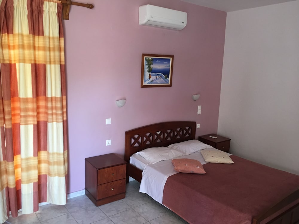 Фото Kris Apartments