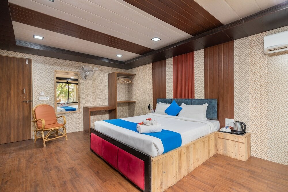 Фото Amadi Beach Front Resort