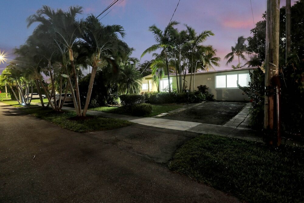 Фото Private Heated Pool 3br with Water View