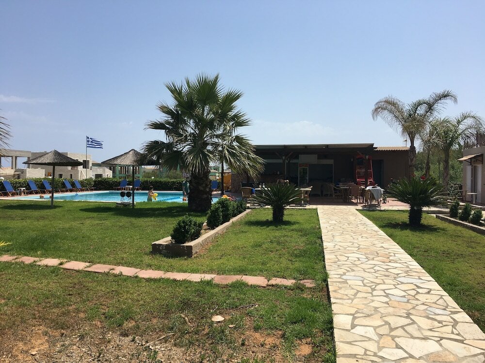 Фото Kris Apartments