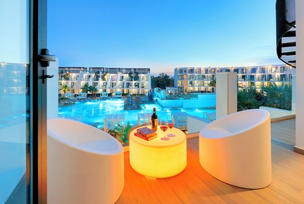 Фото Hard Rock Hotel Ibiza