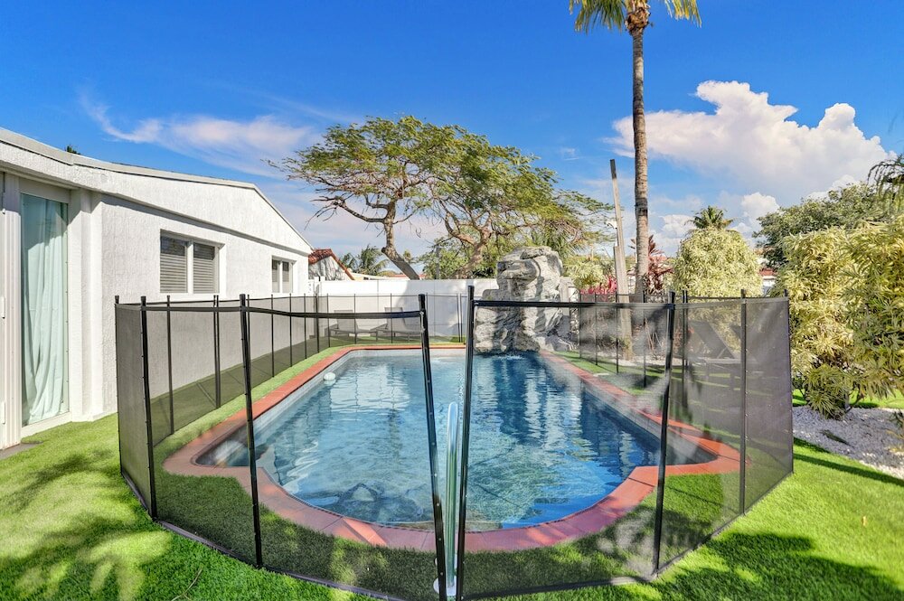 Фото Private Heated Pool 3br with Water View