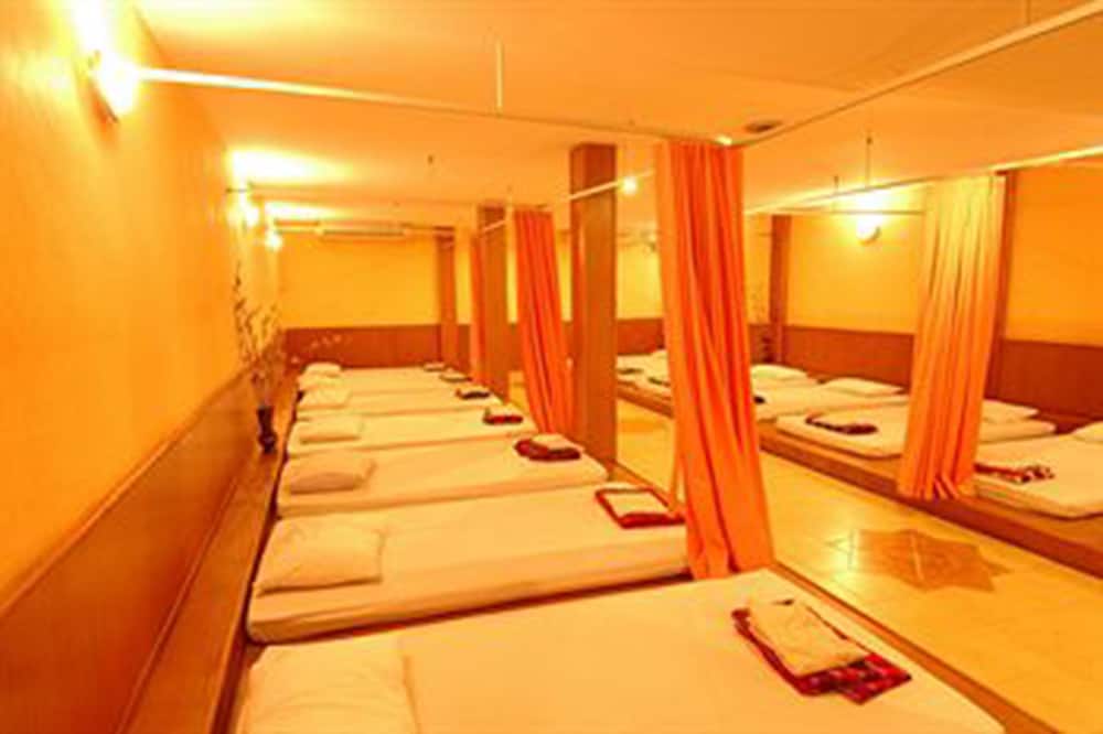 Фото Windmill Resort Hotel