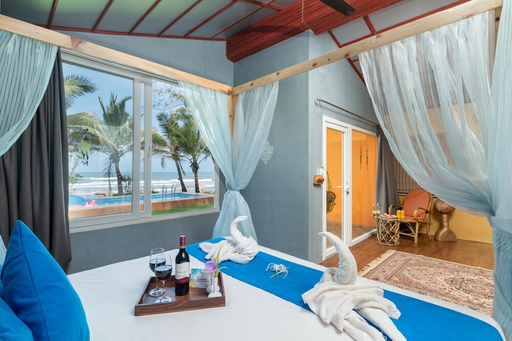 Фото Amadi Beach Front Resort