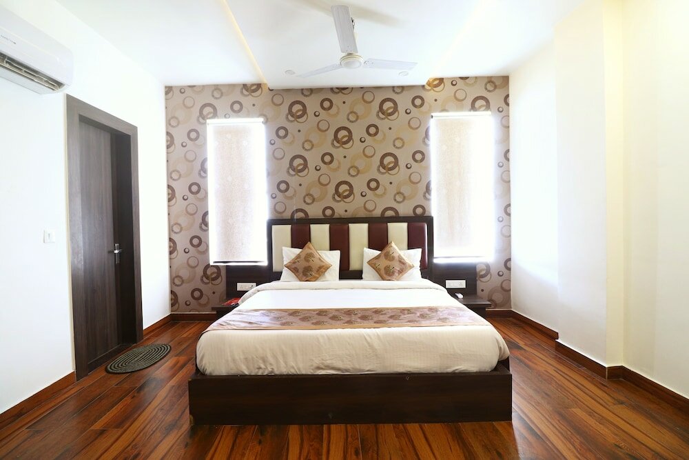 Фото Hotel Taj Venture by Park Tree