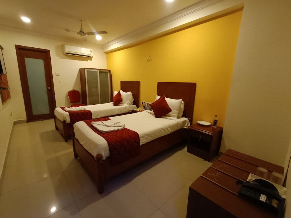 Фото Gt Grande Hotel-Near Us Consulate