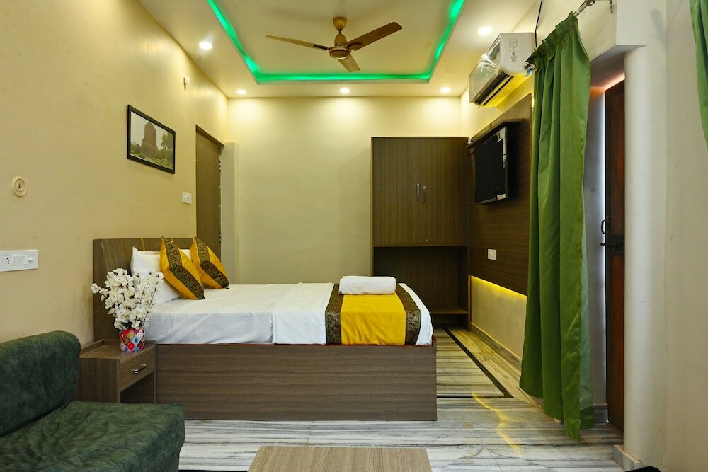 Фото Bluebells Varanasi