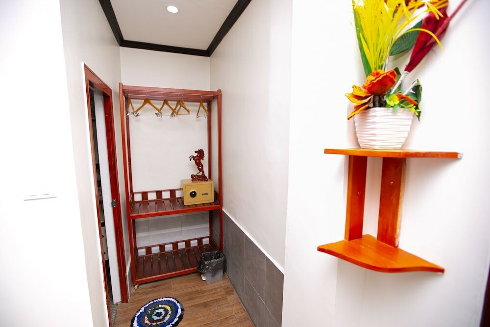 Фото Champion Hotel & Pub