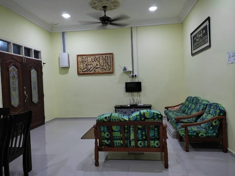 Hotel Oyo Homes 90600 Ummi Chalet Dungun, State of Terengganu, photo