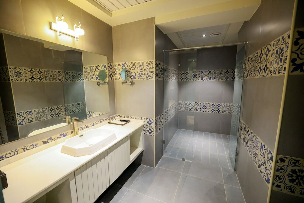 Фото Aj Grand Hotel