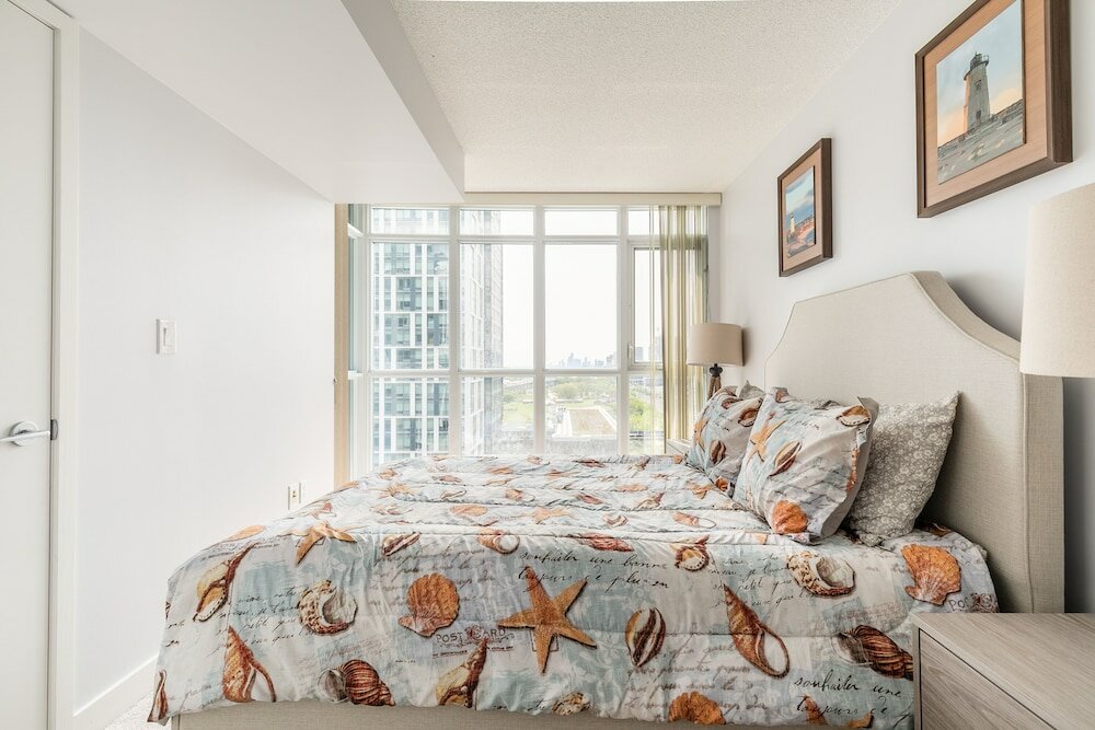 Фото Marvelous Elegant Downtown Apartments