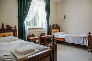 Zielony Kompleks Dwór Ostoya (Podkarpackie Voivodeship, Powiat Rzeszowski, Trzebownisko, Jasionka), hotel