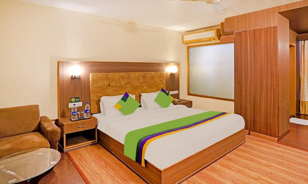 Фото Treebo Trend The Royal Cm