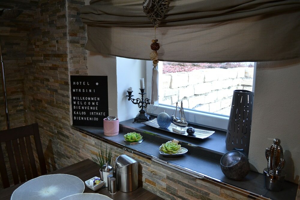 Фото Myrsini Hotel