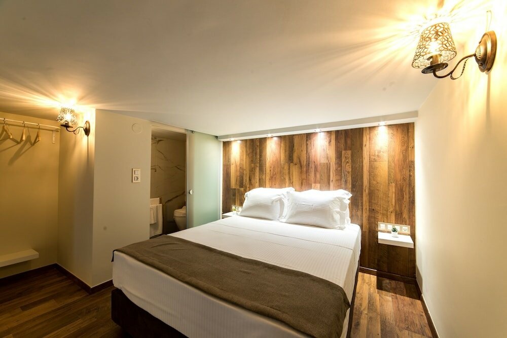 Фото Oinoelia Luxury Suites & Residence